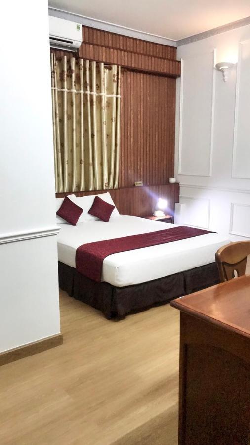 Huyen Tran Hotel Can Tho Bagian luar foto