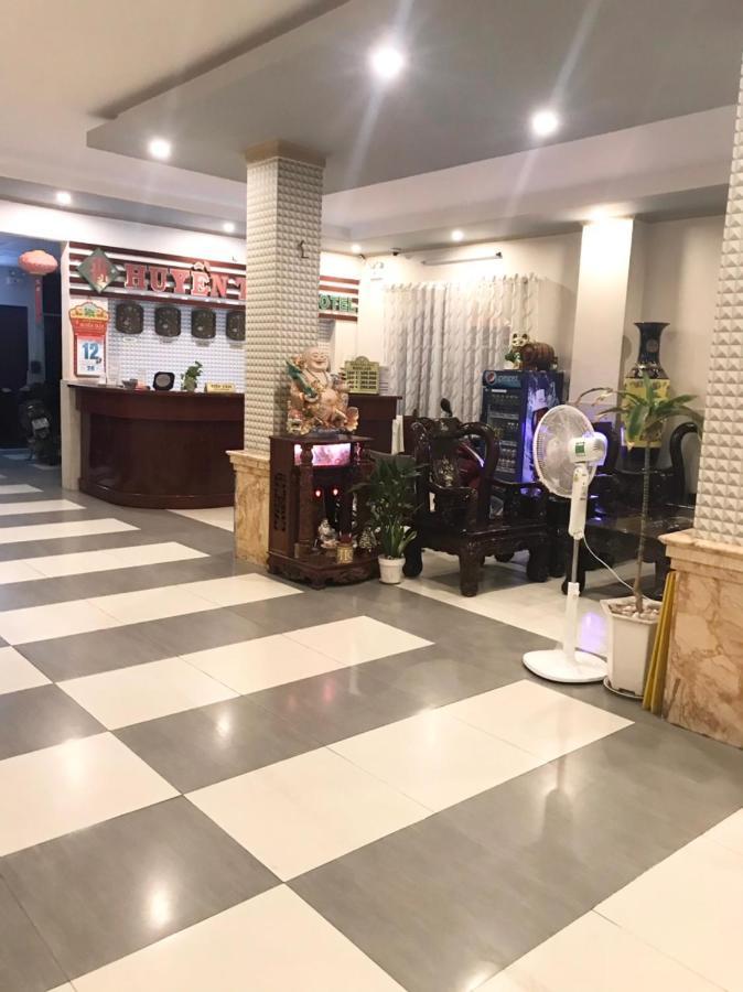 Huyen Tran Hotel Can Tho Bagian luar foto