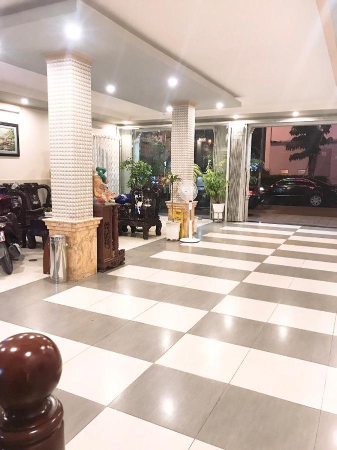 Huyen Tran Hotel Can Tho Bagian luar foto