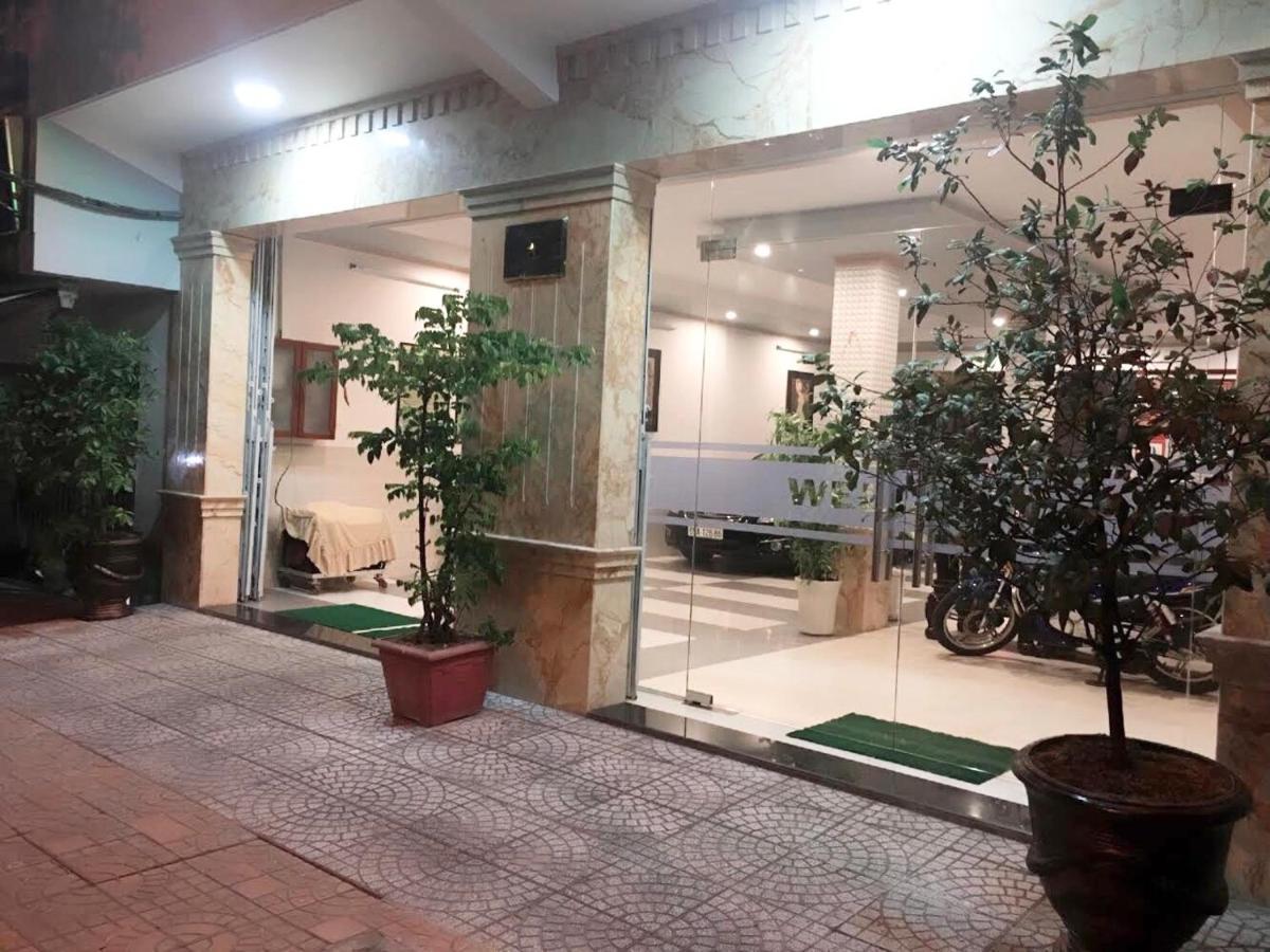 Huyen Tran Hotel Can Tho Bagian luar foto