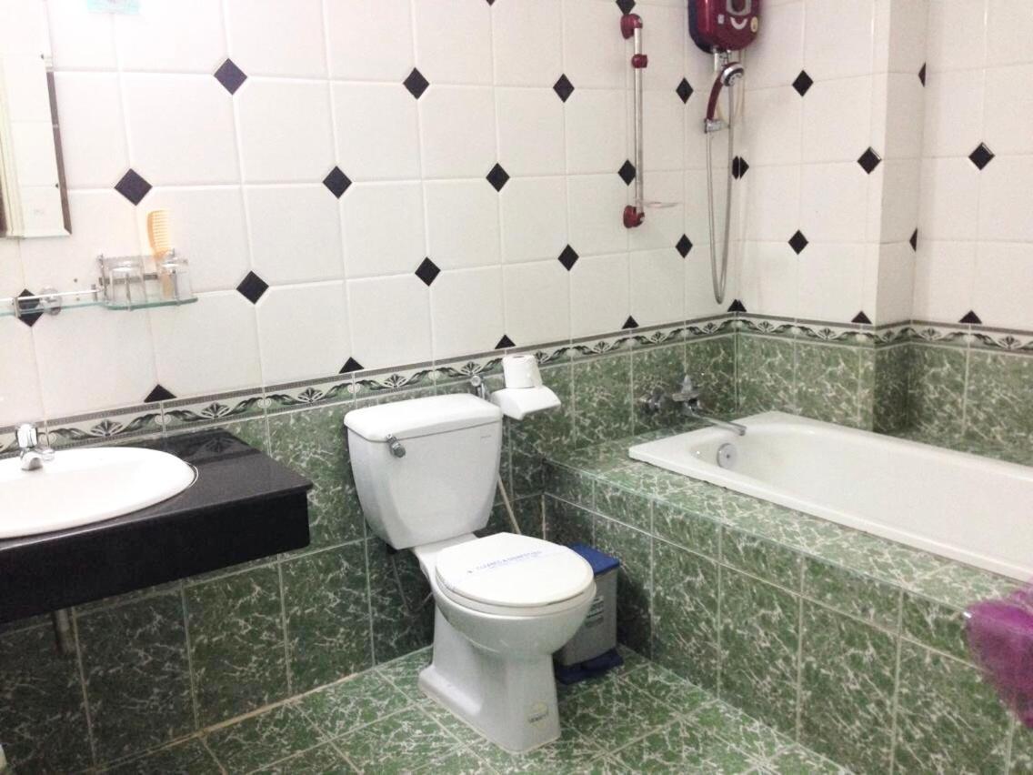 Huyen Tran Hotel Can Tho Bagian luar foto