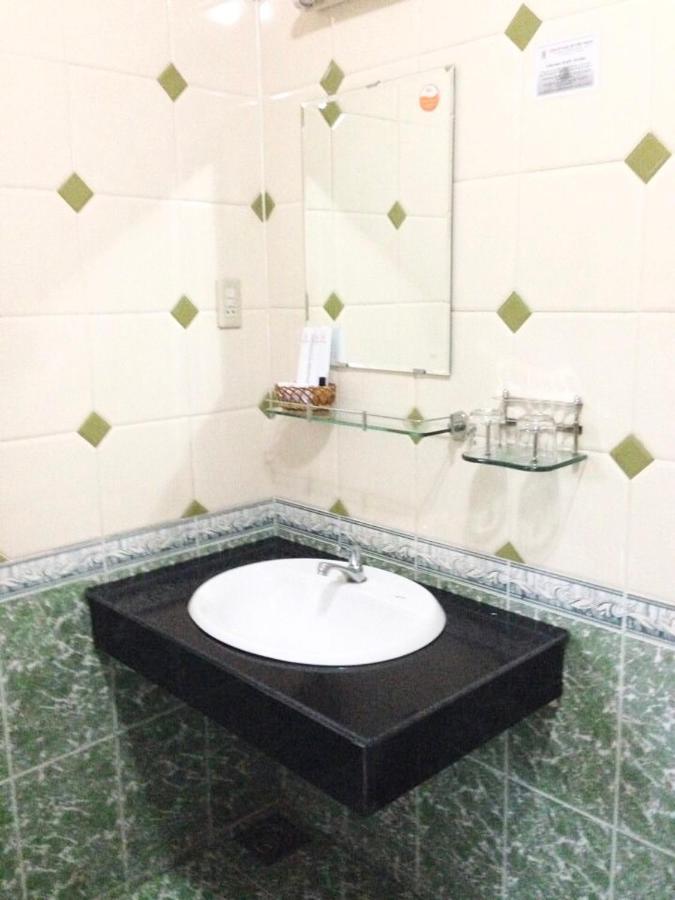 Huyen Tran Hotel Can Tho Bagian luar foto